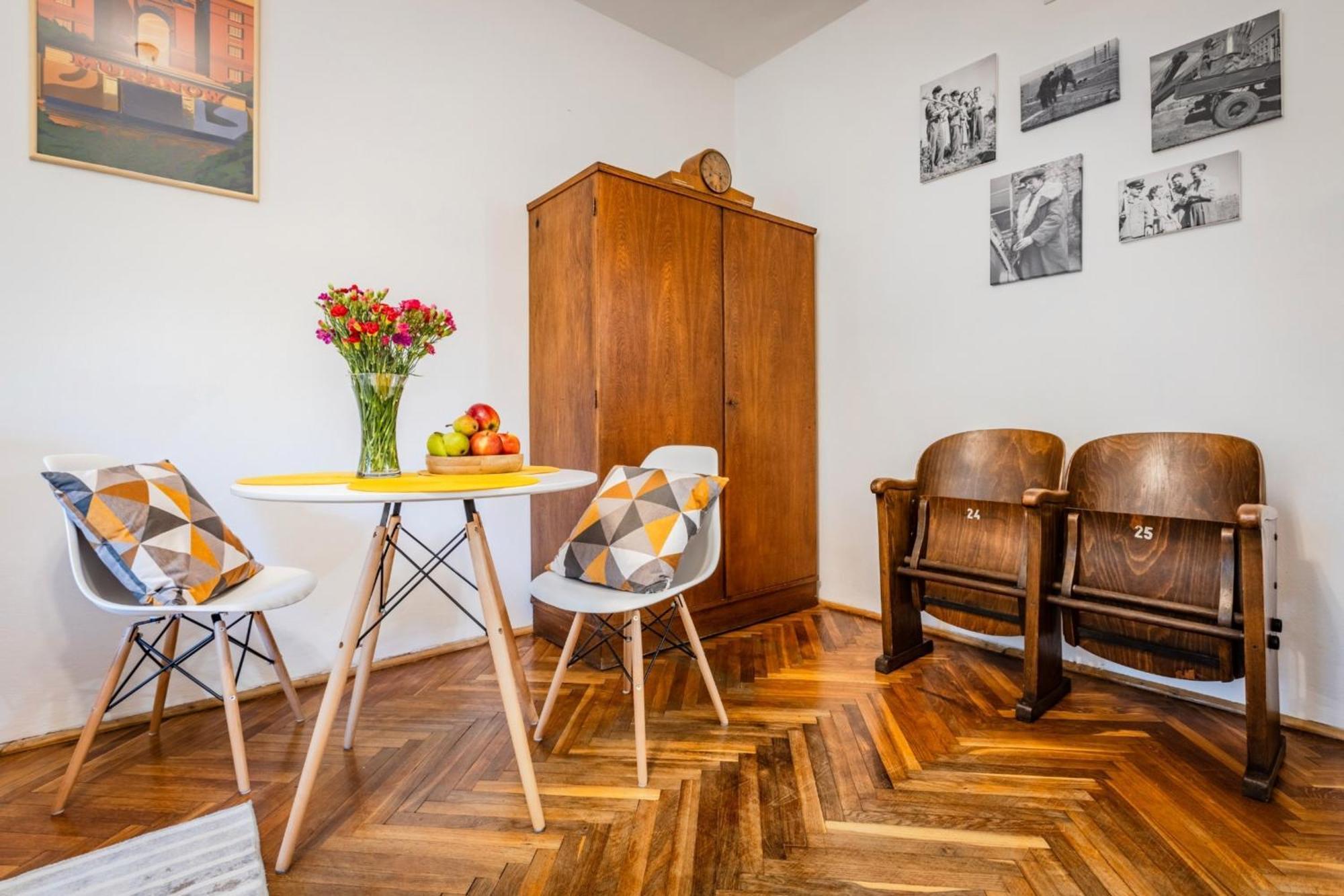 Na Muranowie - Mieszkanie Z Historia I In Muranow - A Flat With Warsaw History Esterno foto